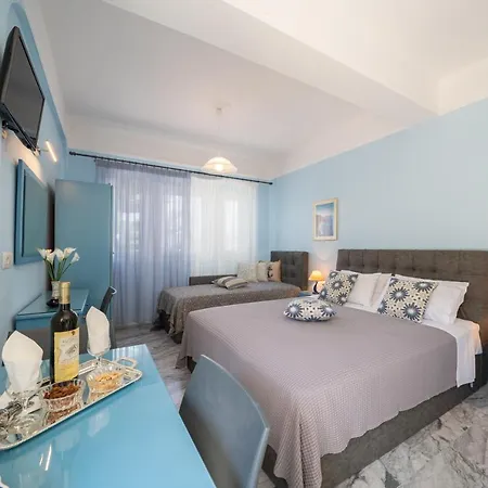 Prince Studios Apartahotel