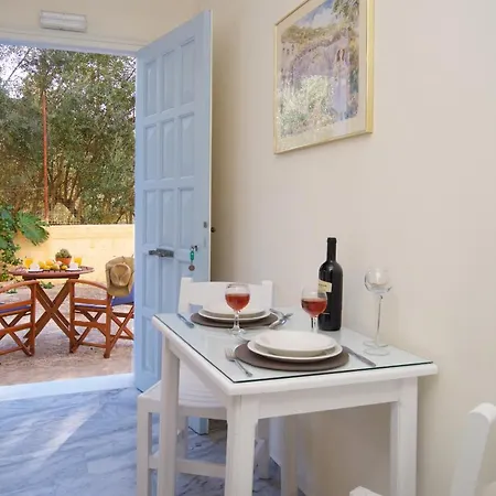 Prince Studios Aparthotel 3*