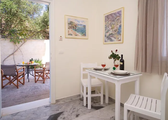 מלון דירות Prince Studios 3*